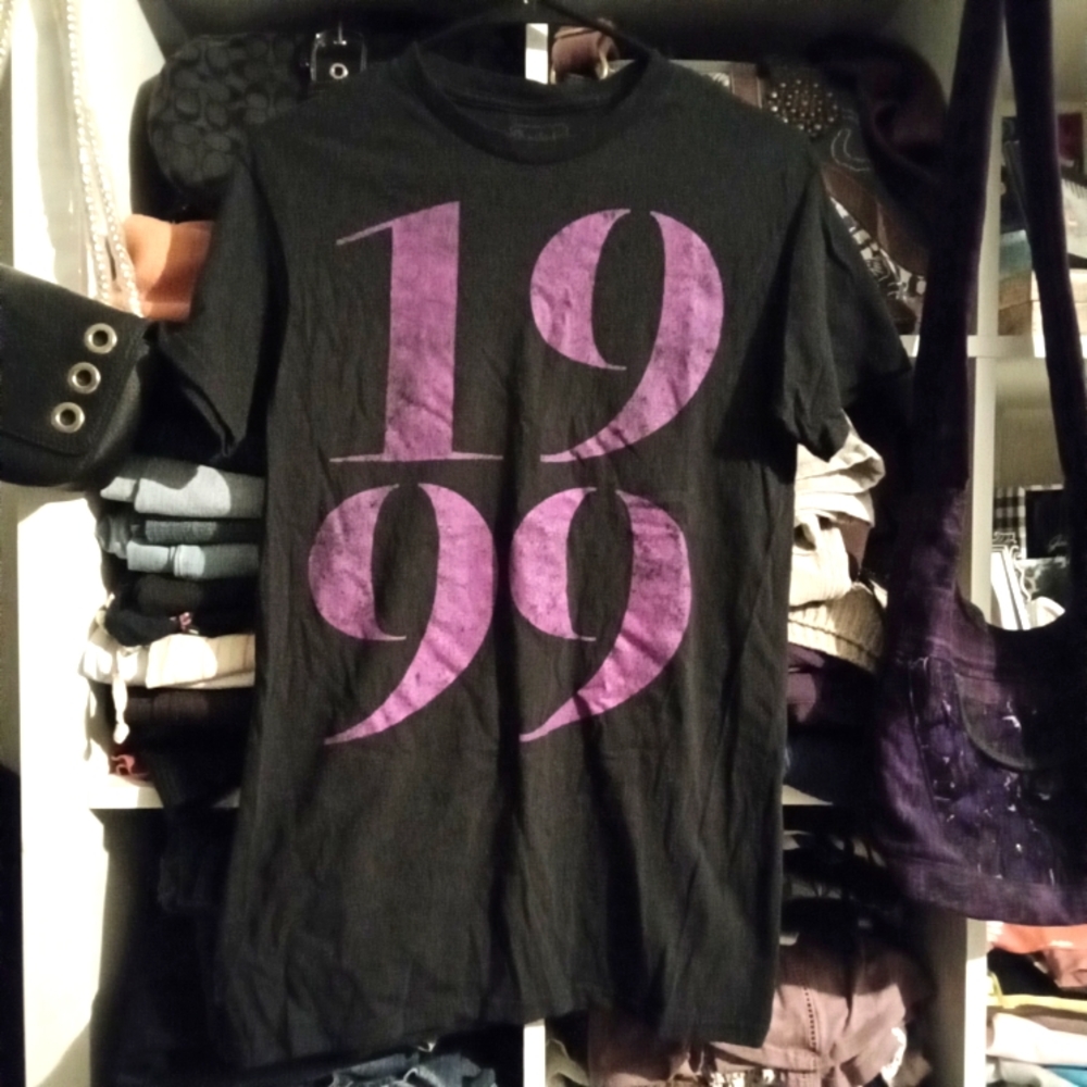 Spencer's tee small